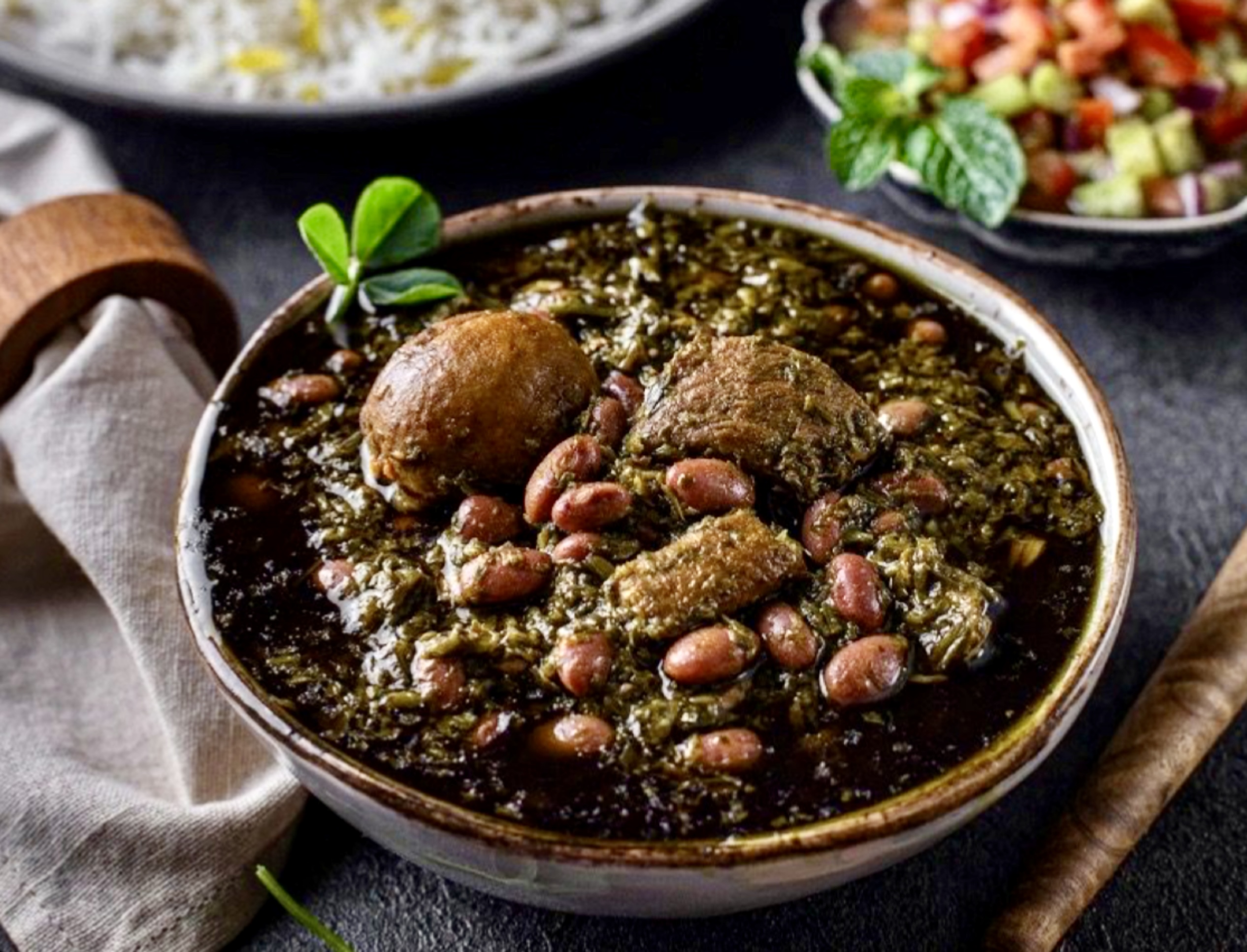 همه چیز درباره‌ی قورمه سرخ‌شده‌های نعنا آبی